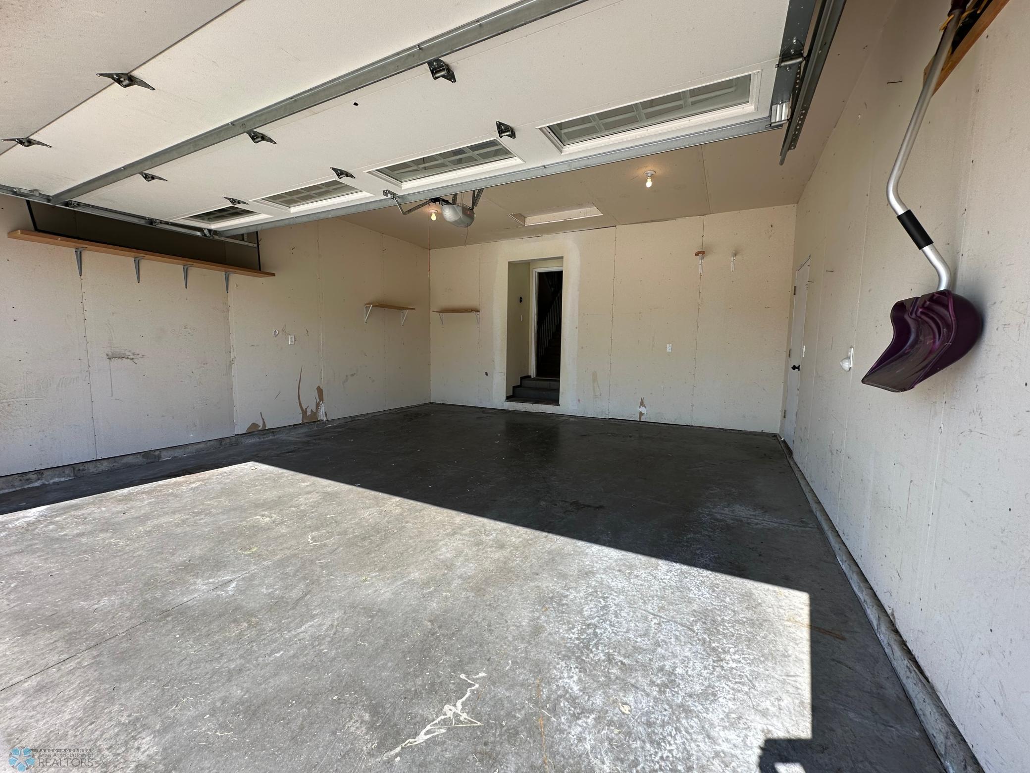 Dbl Stall Garage