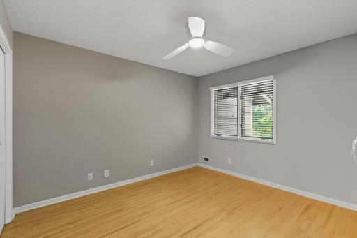 122 Birnamwood Drive, Burnsville, MN 55337