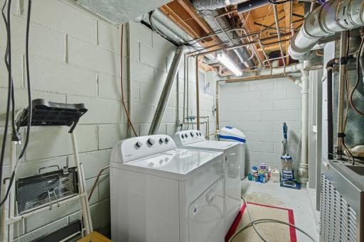 122 Birnamwood Drive, Burnsville, MN 55337