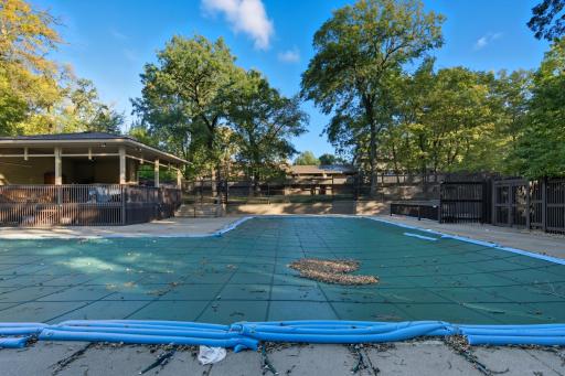 122 Birnamwood Drive, Burnsville, MN 55337