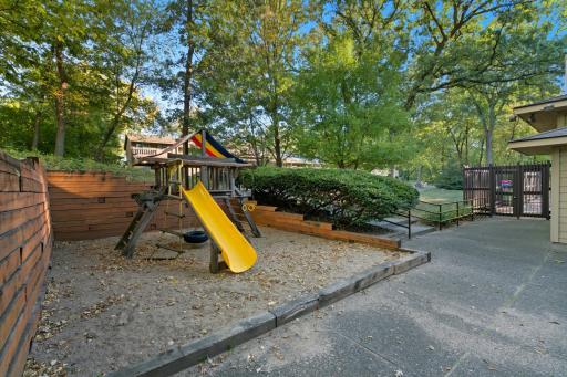 122 Birnamwood Drive, Burnsville, MN 55337