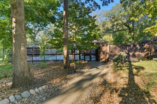 122 Birnamwood Drive, Burnsville, MN 55337