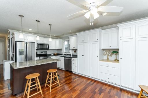 1821 Clubhouse Drive NE, Stewartville, MN 55976
