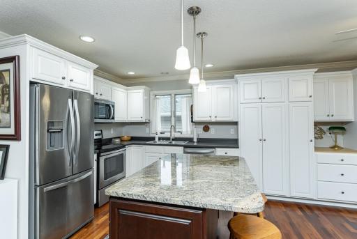 1821 Clubhouse Drive NE, Stewartville, MN 55976