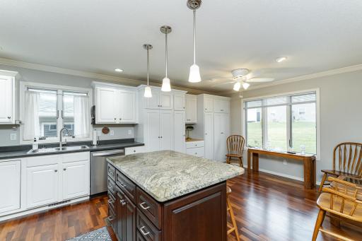 1821 Clubhouse Drive NE, Stewartville, MN 55976