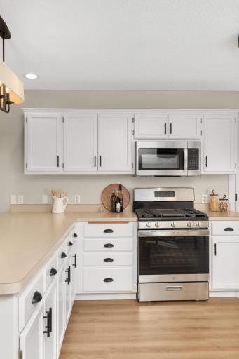 6289 Winnetka Avenue N, Brooklyn Park, MN 55428
