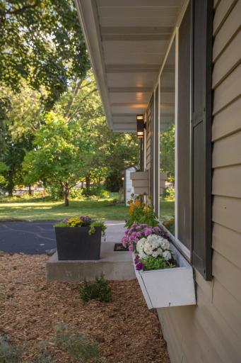 6289 Winnetka Avenue N, Brooklyn Park, MN 55428