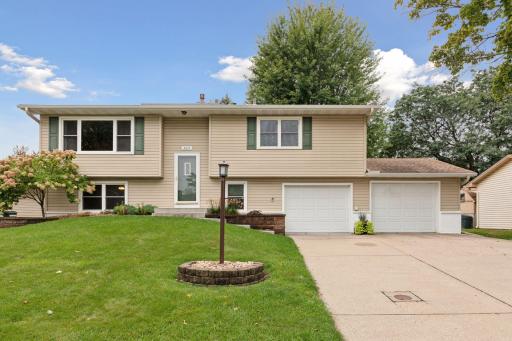 2074 Carnelian Lane, Saint Paul, MN 55122