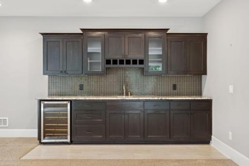 648 Sunset Lane, Mendota Heights, MN 55118
