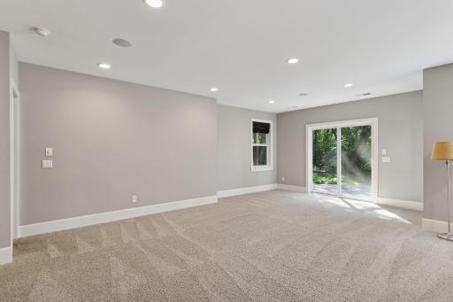 648 Sunset Lane, Mendota Heights, MN 55118