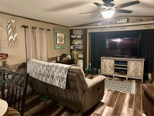 537 2nd Street, Greenbush, MN 56726