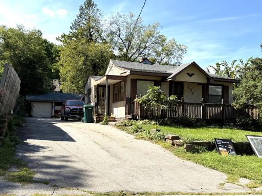 327 20th Ave SW, Rochester, MN 55902
