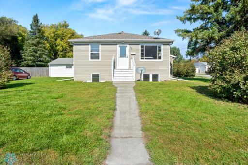 301 16th Street N, Moorhead, MN 56560
