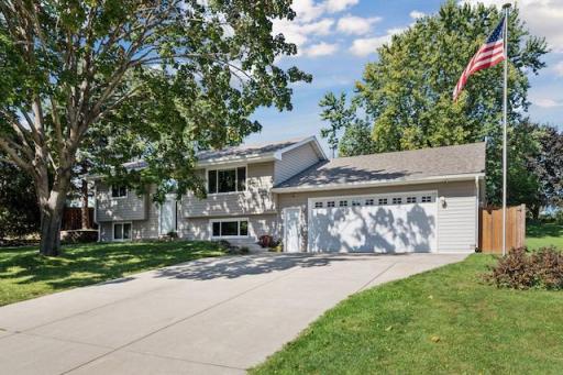 7949 Cooper Avenue E, Inver Grove Heights, MN 55076