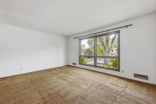 8149 W 103rd Street, Bloomington, MN 55438