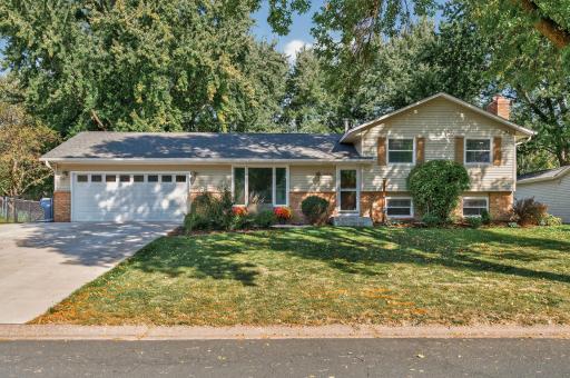 10924 101st Place N, Maple Grove, MN 55369