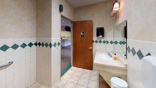 7900-Chapin-Dr-NE-New-London-MN-56273-Bathroom(2)