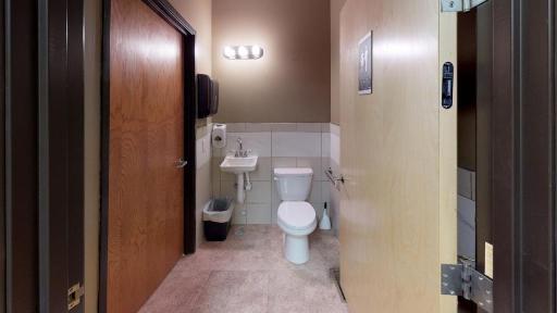 7900-Chapin-Dr-NE-New-London-MN-56273-Bathroom(4)