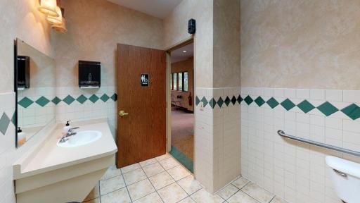 7900-Chapin-Dr-NE-New-London-MN-56273-Bathroom(1)