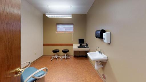 7900-Chapin-Dr-NE-New-London-MN-56273-Office(8)