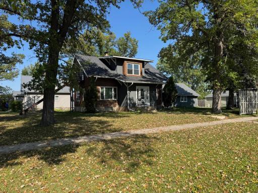117 Zeh Street W, Thief River Falls, MN 56701