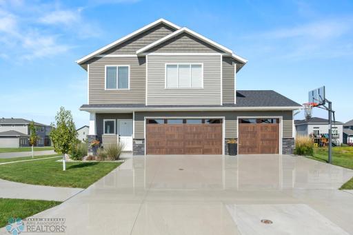 4866 Hampton Circle S, Moorhead, MN 56560