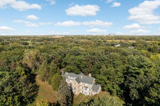 8 Merilane, Edina, MN 55436