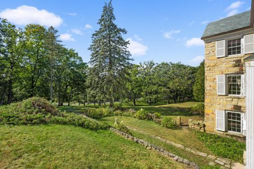 8 Merilane, Edina, MN 55436