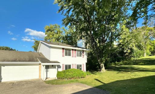 Welcome home to exceptional Eagan location!