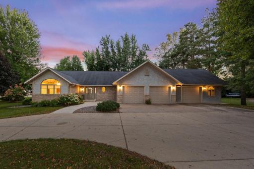 Welcome to 11 W Pleasure Drive. One level living walking distance to the Litchfield Golf Course , Lake Ripley and Anderson Gardens.