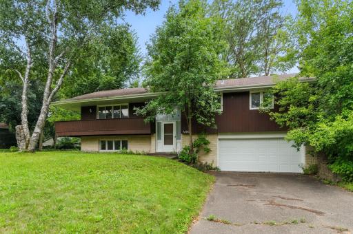 7690 Heritage Road, Eden Prairie, MN 55346