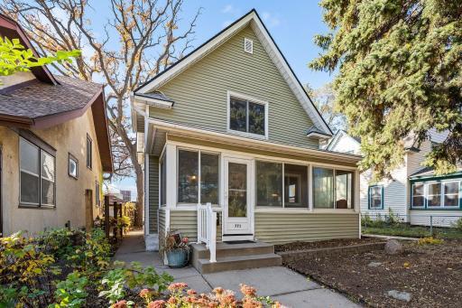 Welcome 773 Howell Street N nestle on a quiet tree lined street.Great location! One block away from BlackStack Brewery, Can Can Wounderland, Puzzleworks Escape Co, Flannel Jax’s for a great neighborhood stroll.