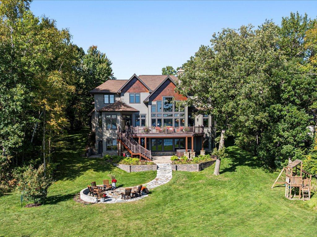 Lakeside Lawn & Fire Pit