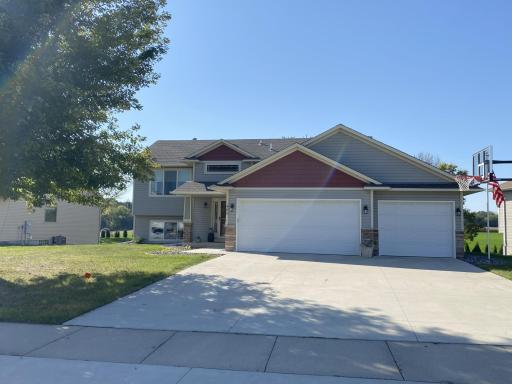 405 Prairie View Drive, Cologne, MN 55322