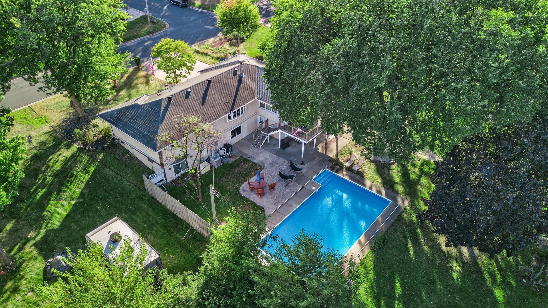 Welcome to 8710 60th Ave N in New Hope!