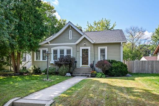 1-web-or-mls-4111 Vincent Ave N 001Full.jpg