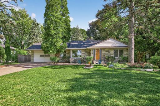 1544 Mississippi River Blvd. sits on nearly a half acre lot