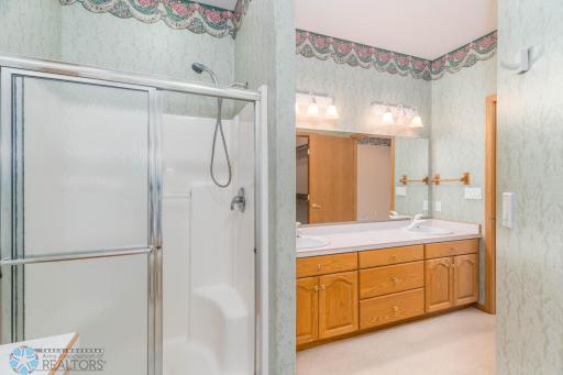 318 44th Avenue S, Moorhead, MN 56560