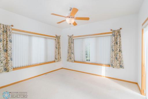 318 44th Avenue S, Moorhead, MN 56560