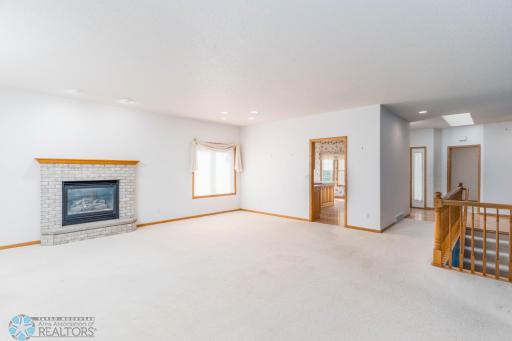 318 44th Avenue S, Moorhead, MN 56560