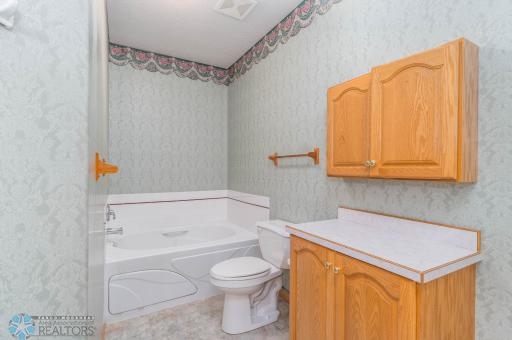 318 44th Avenue S, Moorhead, MN 56560