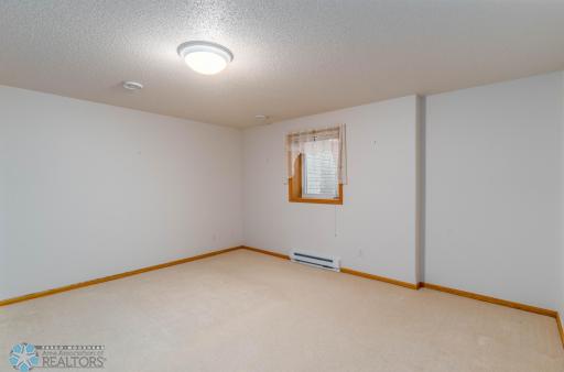 318 44th Avenue S, Moorhead, MN 56560