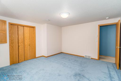318 44th Avenue S, Moorhead, MN 56560