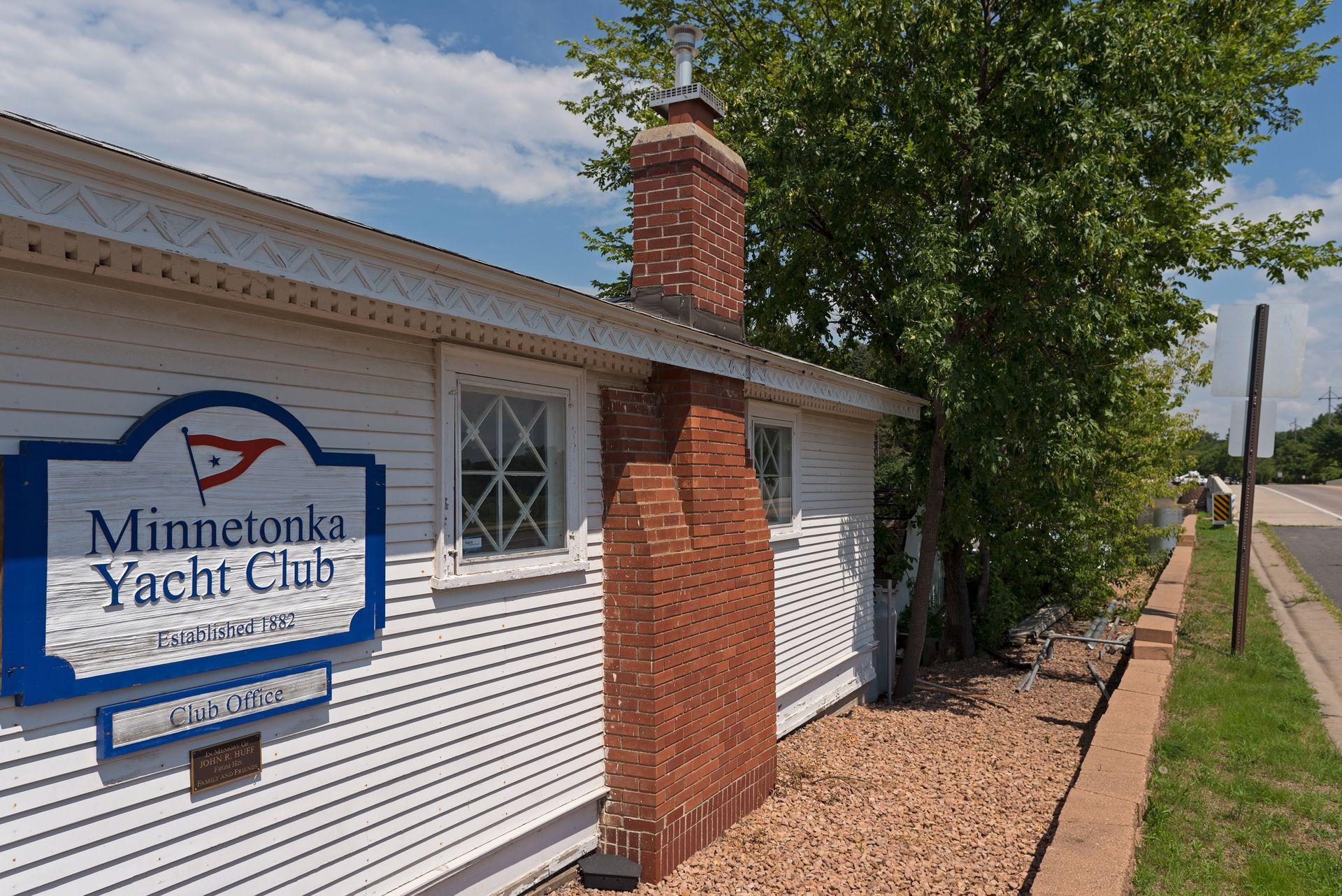 An iconic sailing venue, the Minnetonka Yacht Club offers sailing and social memberships that provide wonderful opportunities for everyone to enjoy the lake.