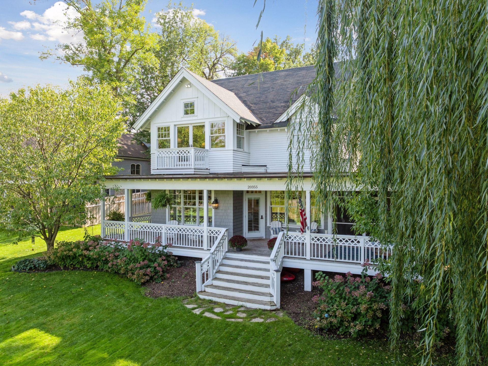 Enjoy the best of the Lake Minnetonka area just moments from your doorstep.