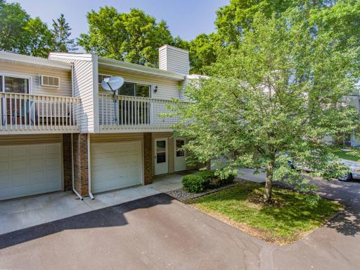 17494 Pond Circle, Eden Prairie, MN 55346