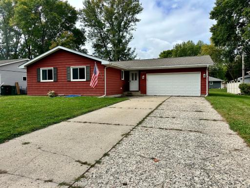 1811 Judd Avenue N, Glencoe, MN 55336