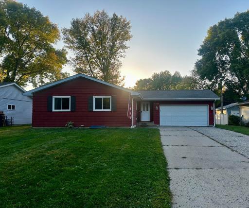 1811 Judd Avenue N, Glencoe, MN 55336