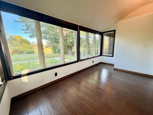 212 Saint Paul Avenue N, Thief River Falls, MN 56701