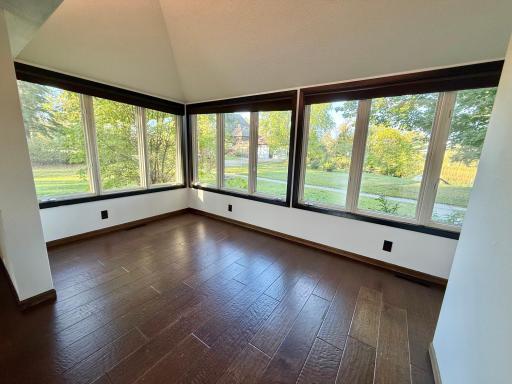 212 Saint Paul Avenue N, Thief River Falls, MN 56701